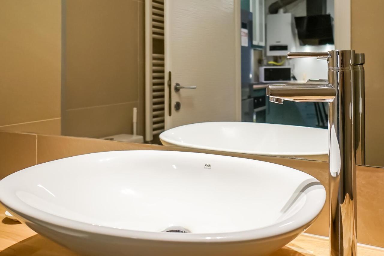 Bright Apartments Moments Away From Herastrau Park, Mall And Metro Bucharest Luaran gambar