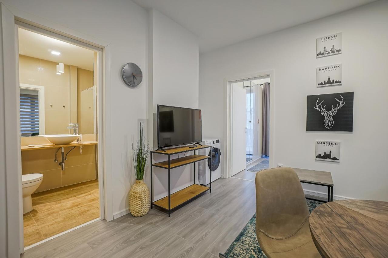 Bright Apartments Moments Away From Herastrau Park, Mall And Metro Bucharest Luaran gambar