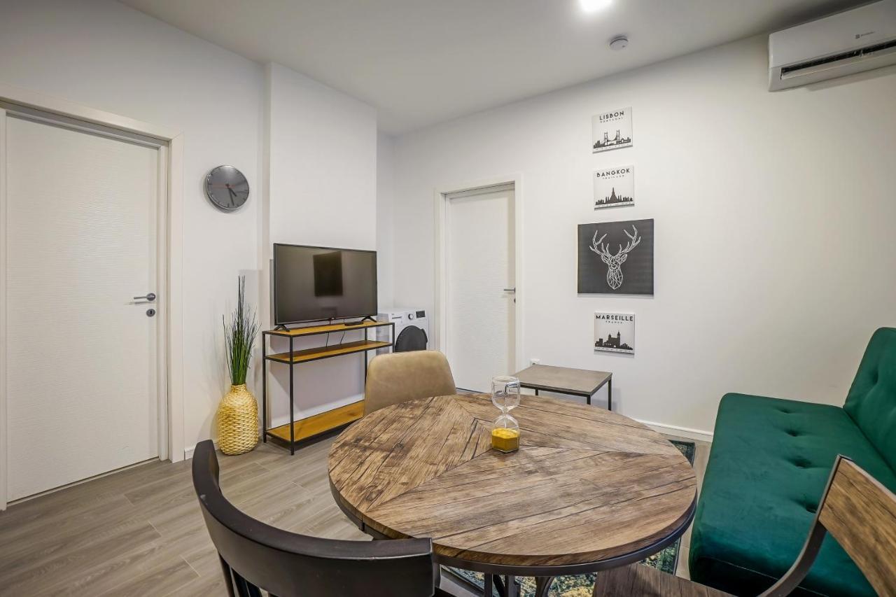 Bright Apartments Moments Away From Herastrau Park, Mall And Metro Bucharest Luaran gambar