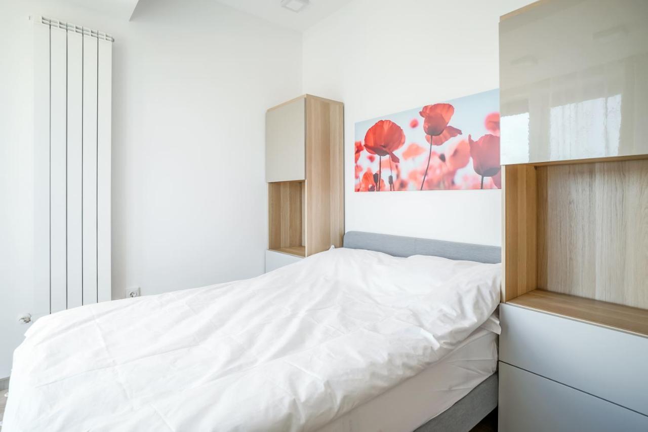 Bright Apartments Moments Away From Herastrau Park, Mall And Metro Bucharest Luaran gambar