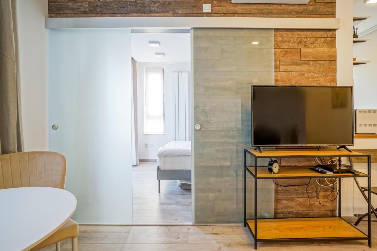 Bright Apartments Moments Away From Herastrau Park, Mall And Metro Bucharest Luaran gambar