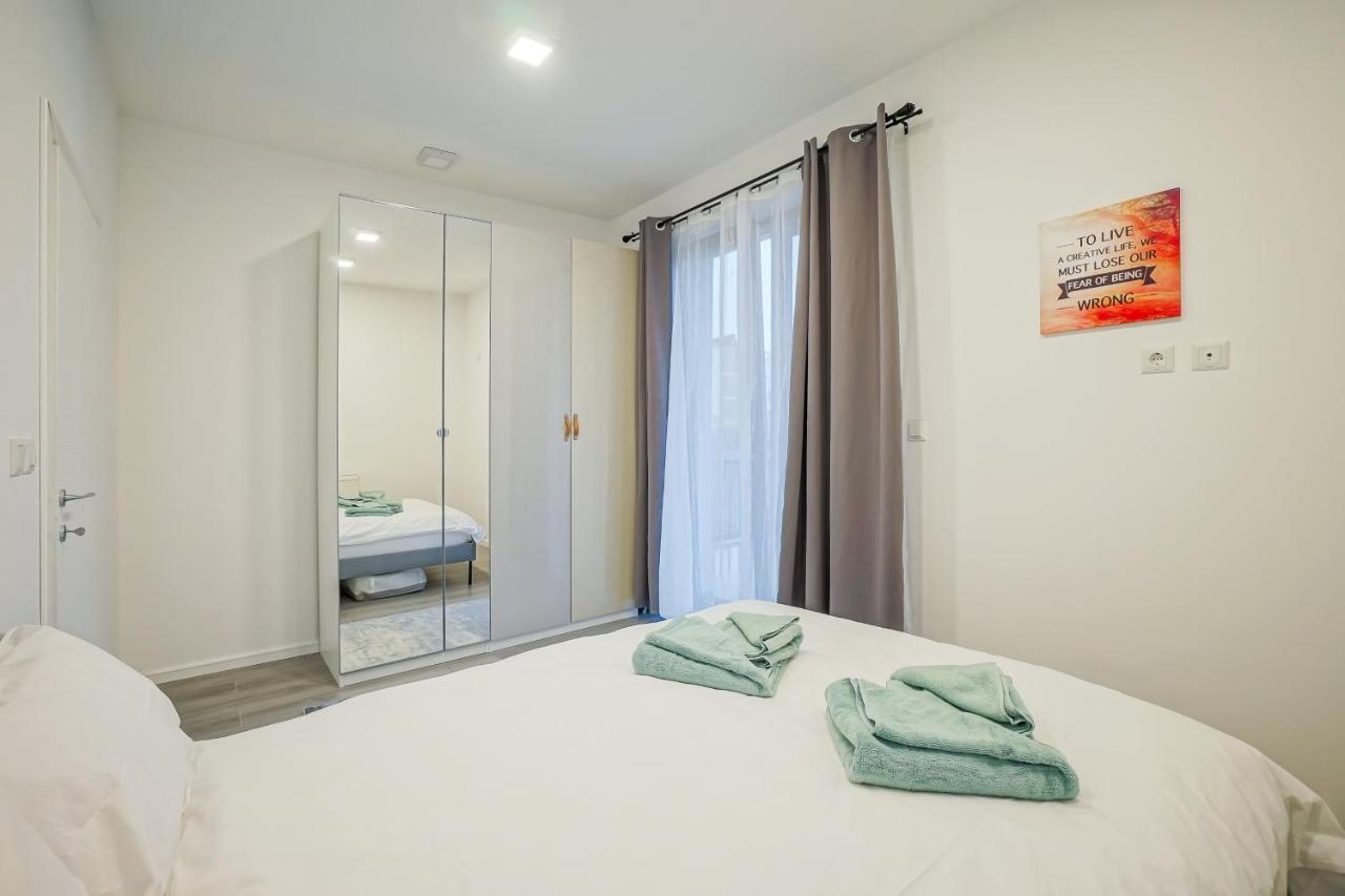 Bright Apartments Moments Away From Herastrau Park, Mall And Metro Bucharest Luaran gambar