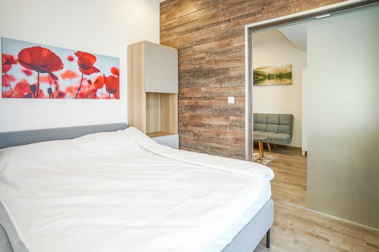 Bright Apartments Moments Away From Herastrau Park, Mall And Metro Bucharest Luaran gambar