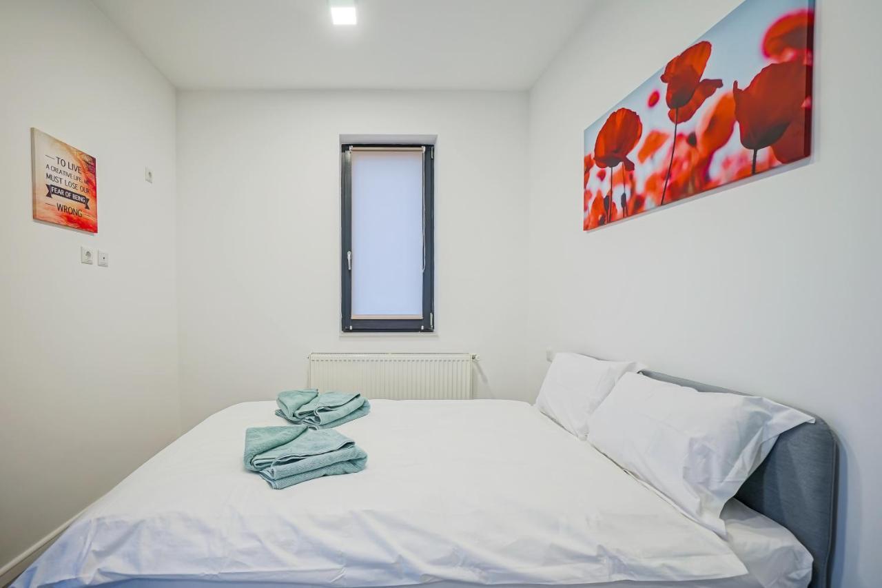 Bright Apartments Moments Away From Herastrau Park, Mall And Metro Bucharest Luaran gambar